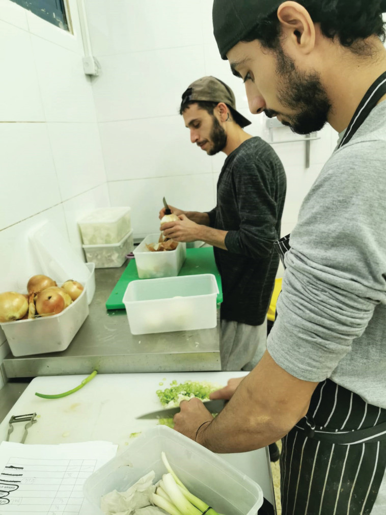 עומר ישראלי ודין שושני ז&quot;ל. צילום: פרטי
