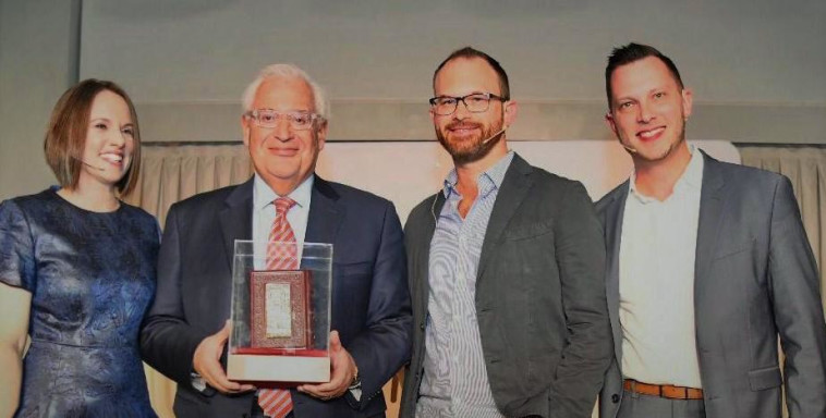 מייסדי Passages עם השגריר דיוויד פרידמן. צילום: ג'ריס מנסור