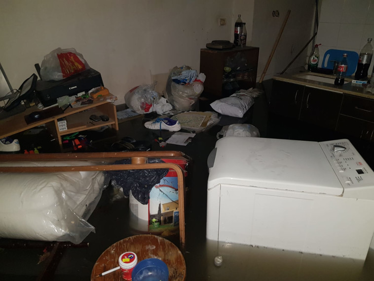 בית שהוצף בתל אביב, צילום: ברוך גרשטנפלד