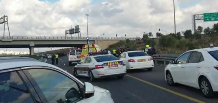 זירת התאונה סמוך לקרית אתא. צילום: תיעוד מבצעי מד&quot;א