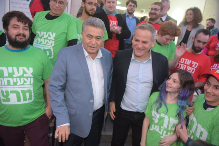 עמיר פרץ, ניצן הורוביץ בהכרזה על האיחוד בשמאל. צילום: אבשלום ששוני