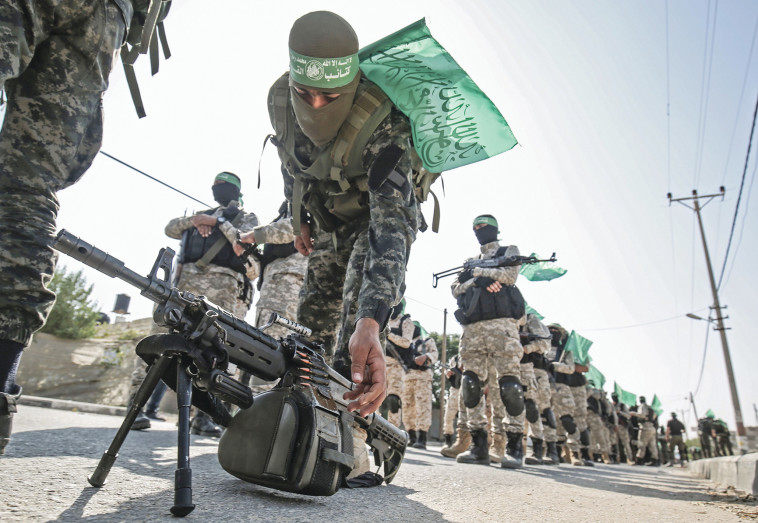 חמאס: פעולות ההתנגדות יביאו לחופש" (צילום: KHATIB/AFP,gettyimages)