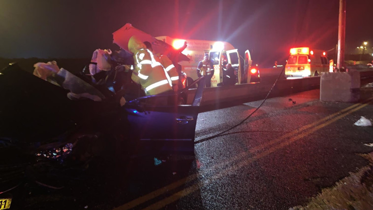 תאונת דרכים סמוך למחלף אשדוד. צילום: תיעוד מבצעי מד&quot;א