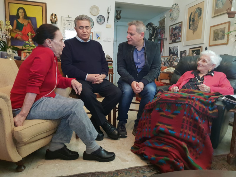 יעל דיין עם אמה רות, ניצן הורוביץ ועמיר פרץ. צילום: דוברות העבודה-גשר-מרצ