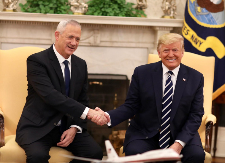 טראמפ עם גנץ. צילום: אלעד מלכה