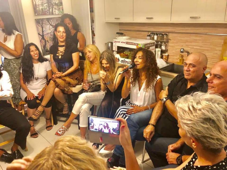 באדיבות &quot;הקבוצה&quot;