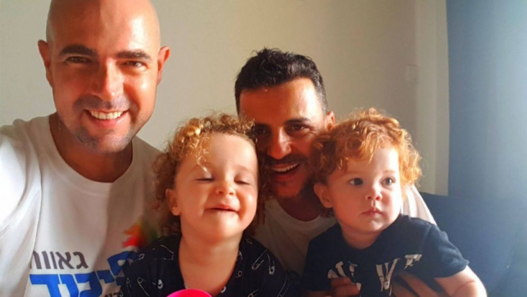 אמיר אוחנה ומשפחתו