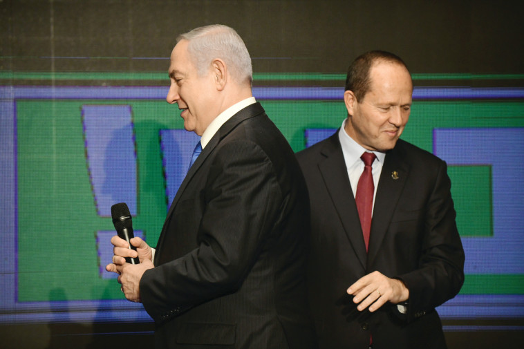 ניר ברקת, בנימין נתניהו. המועמד לתפקיד שר האוצר ישאר ח״כ?