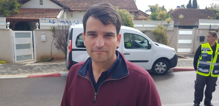 ראש עיריית הוד השרון, אמיר כוכבי