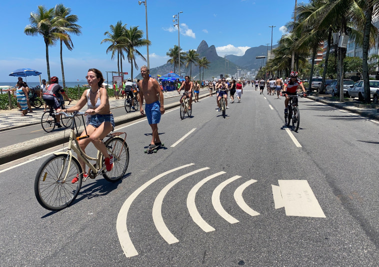 חוף הים בריו דה ז'ניירו, ברזיל (למצולמים אין קשר לנאמר בכתבה)