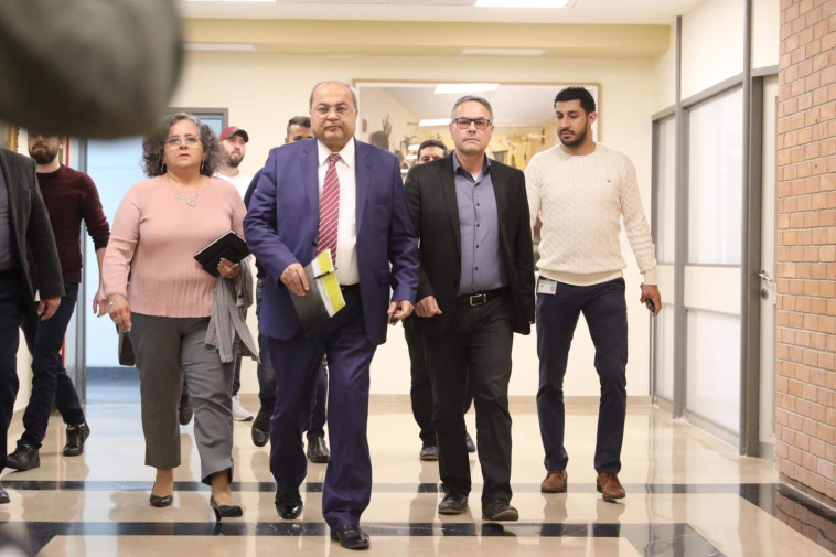 ראשי הרשימה המשותפת בדרך לפגישה עם כחול לבן 