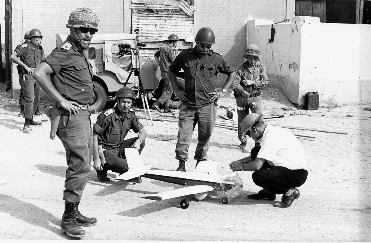 המזל''ט במודל ראשוני