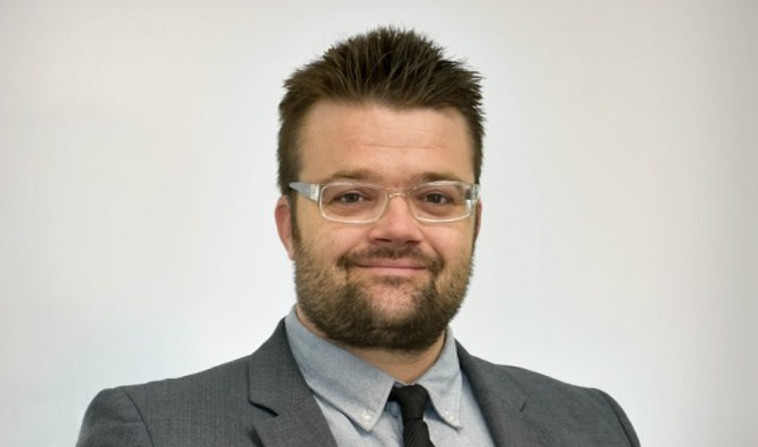 עורך הדין מיכאל דקר