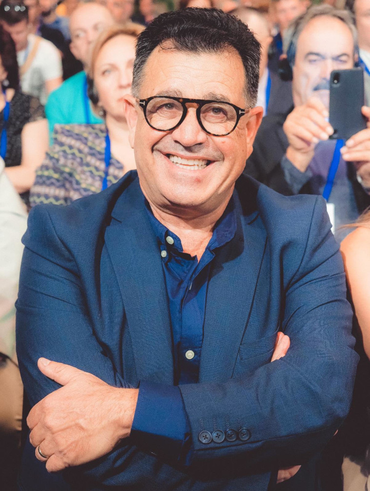 מויאל- דואג לעובדי התעשייה ומשפחותיהם 