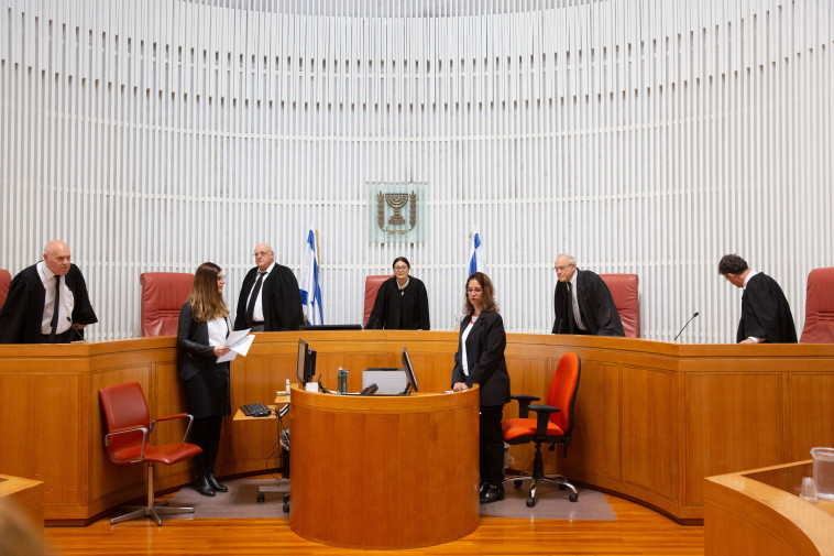 הדיון בעניינו של אדלשטיין 