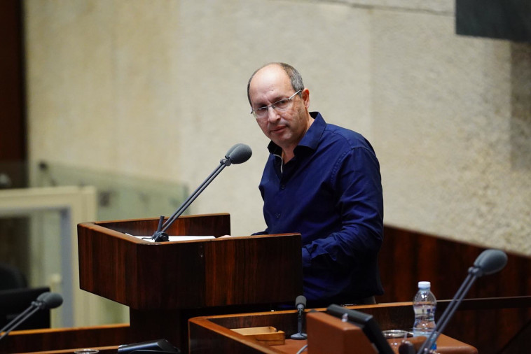 ח''כ אבי ניסנקורן מציג את הוועדות החדשות