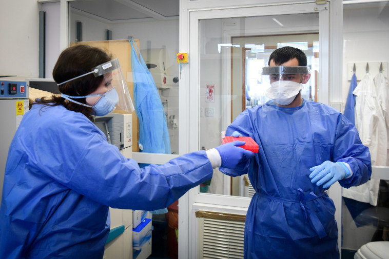 בדיקות קורונה בבית החולים ברזילי