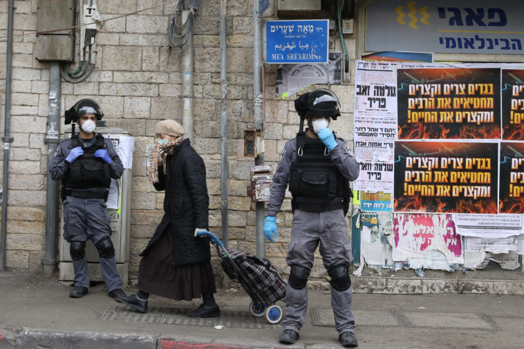 קורונה: אכיפת המשטרה במאה שערים, ירושלים (צילום: מארק ישראל סלם)