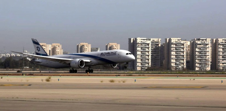 מטוס הדרימליינר של אל על נוחת בנתב''ג