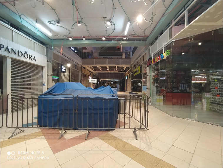 בצל הקורונה - קניון סגור 