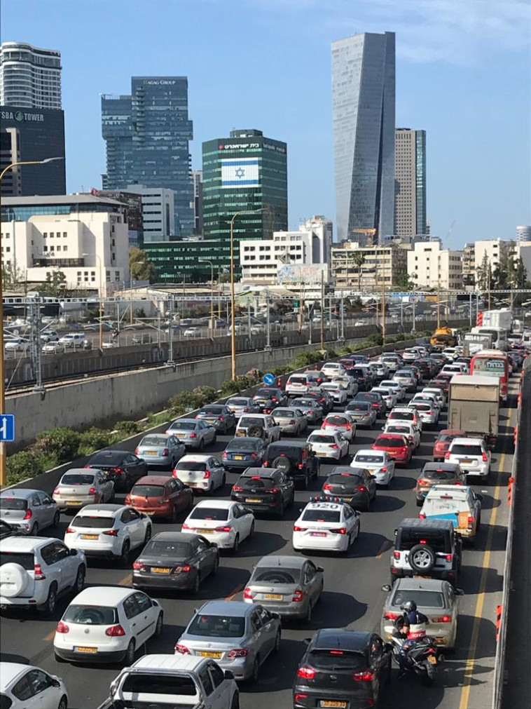 נתיבי איילון פקוקים