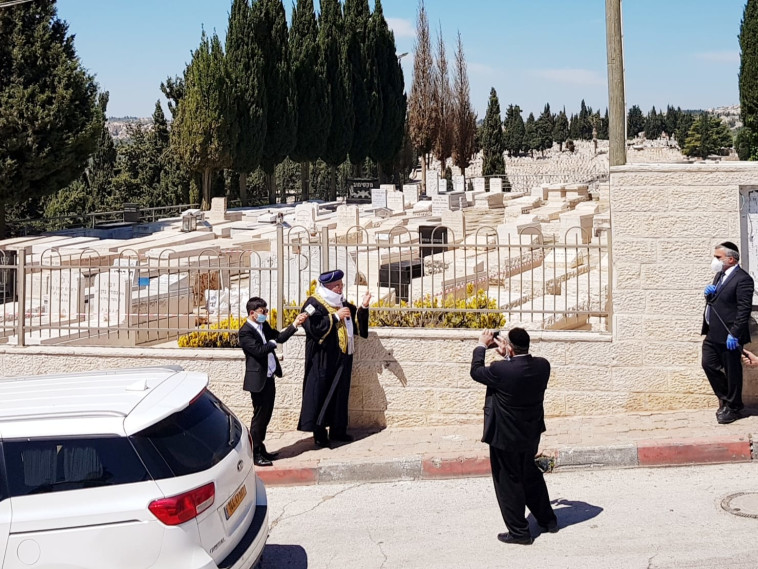 הלוויתו של הרב אליהו בקשי דורון