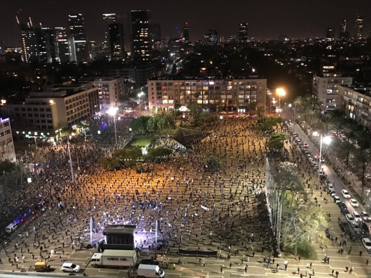 מחאת הדגלים השחורים בכיכר רבין