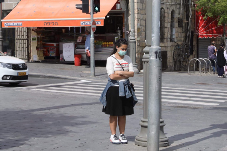 עומדים בצפירה בי-ם 