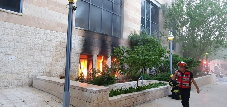 שריפה בבניין העירייה בי-ם 
