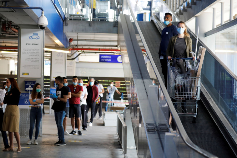 קורונה בישראל: לקוחות באיקאה