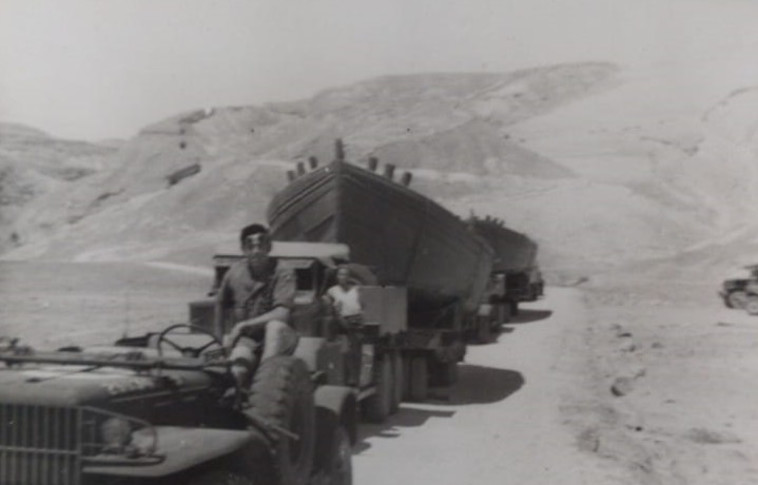 יעקב כהן כמוביל טנקים וסירות מחיפה לאילת אחרי מלחמת העצמאות(צילום: באדיבות המשפחה)