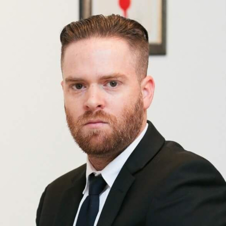 עו''ד אלון שליכטר