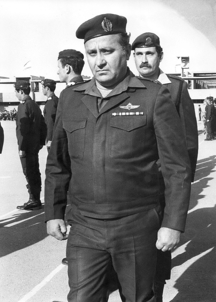 בסופו של דבר היחסים השתפרו. יצחק חופי