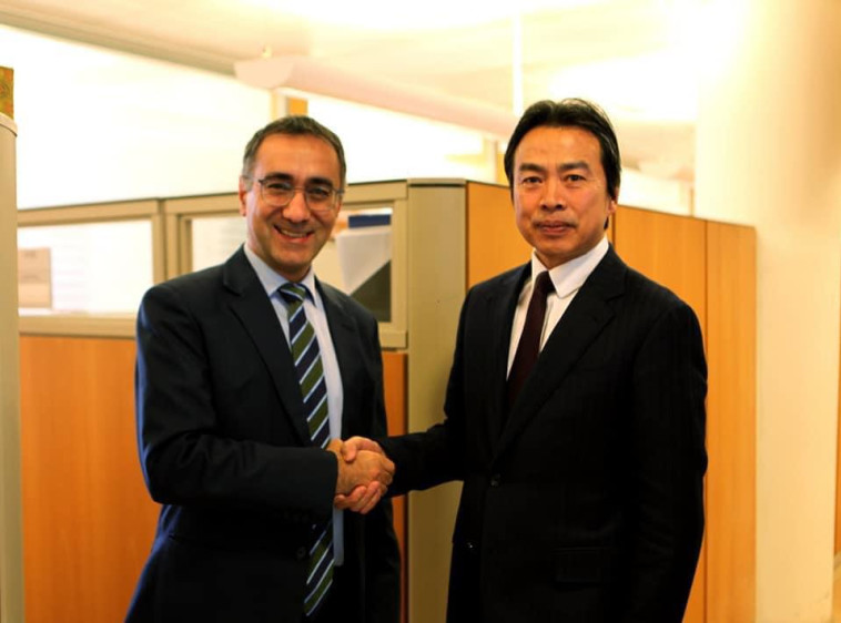 השגריר הסיני עם גלעד כהן, סמנכל אסיה והפסיפיק במשרד החוץ (צילום: משרד החוץ)
