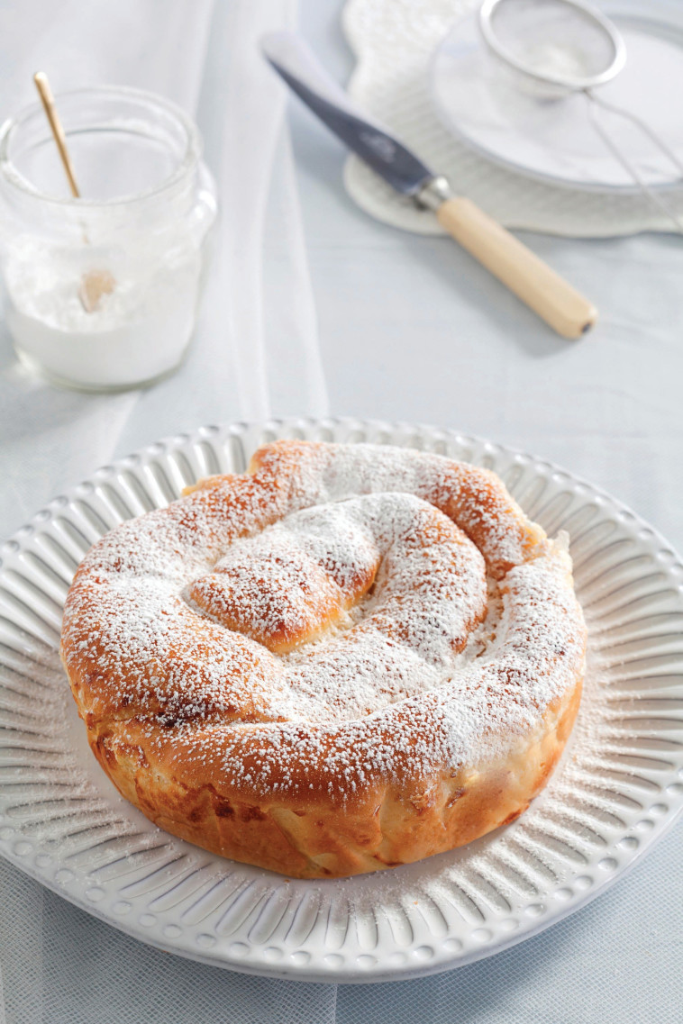 עוגת שמרים גבינה של ''קונדטוריית שמו''