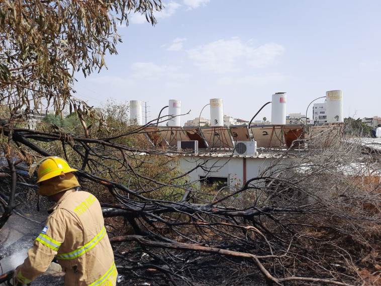גל חום בישראל: שריפות בבני ברק (צילום: דוברות כבאות והצלה)