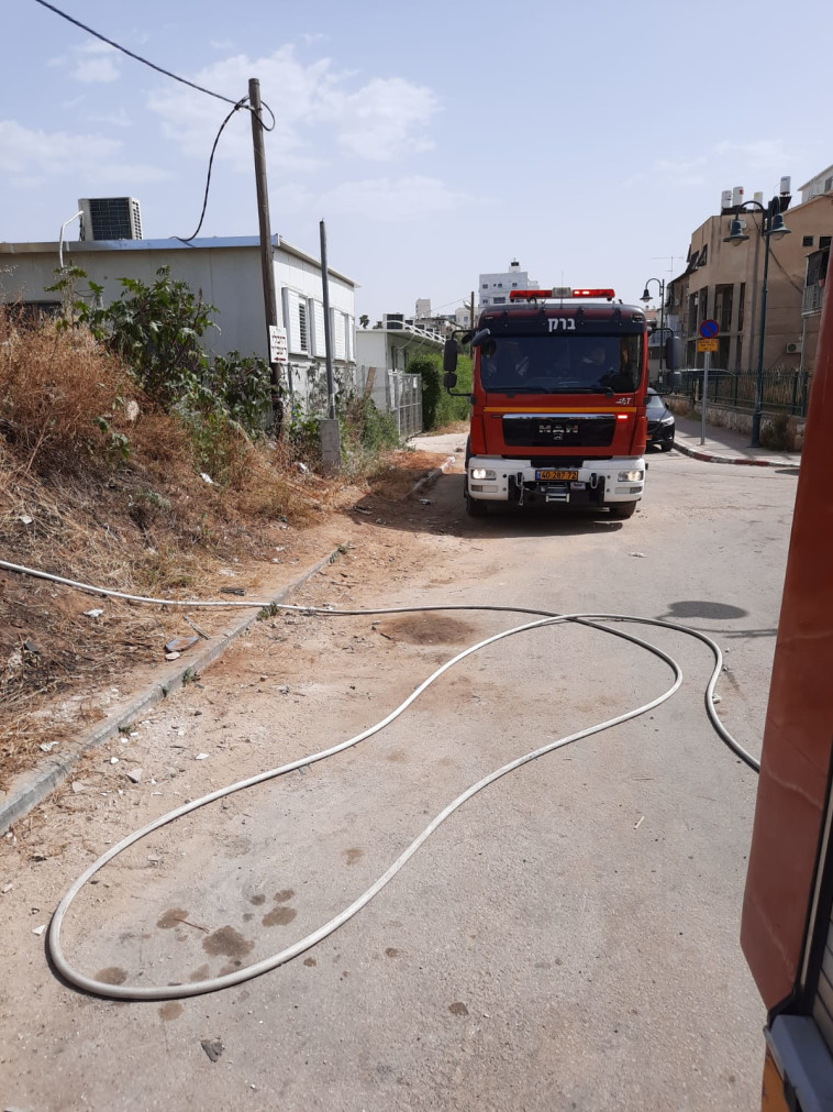 גל חום בישראל: שריפות בבני ברק (צילום: דוברות כבאות והצלה)