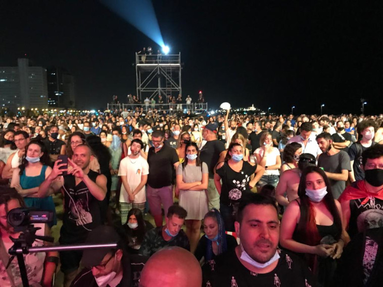 מופע תמיכה באומנים בגן צ'ארלס קלור בת''א