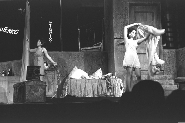 תאטרון האהל