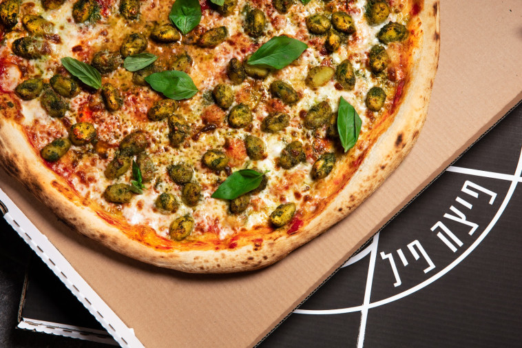פיצה ניוקי פסטו של פיצה פיל (צילום: ליאל זנד