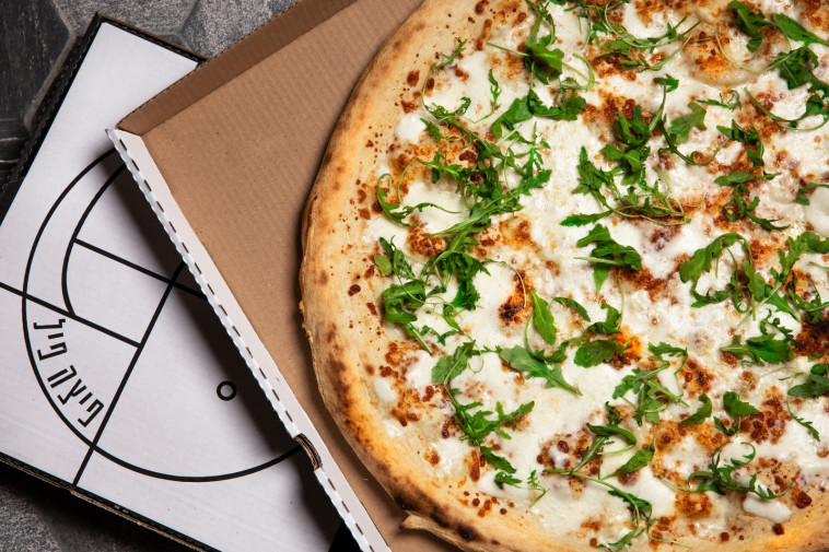 פיצה 5 גבינות של פיצה פיל (צילום: ליאל זנד