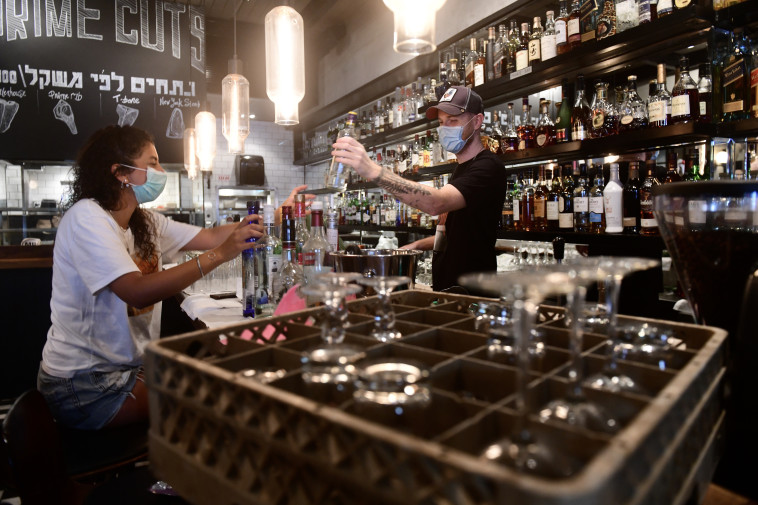 נערכים לפתיחת המסעדות