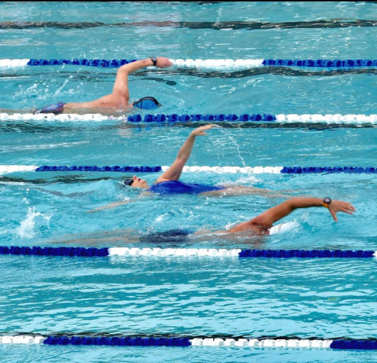 הפנינג שחייה