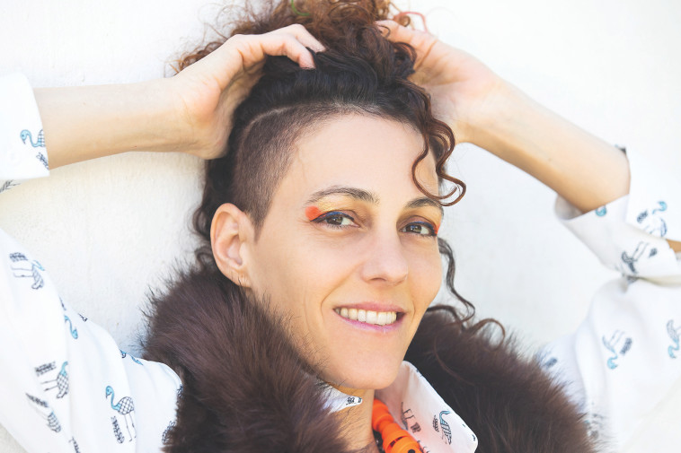 דין אהרוני רולנד