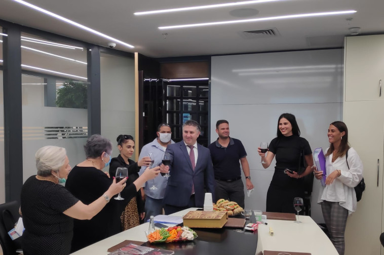 מעמד חתימת העסקה