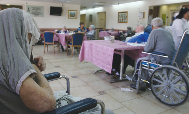 בתי אבות בי-ם: אילוסטרציה