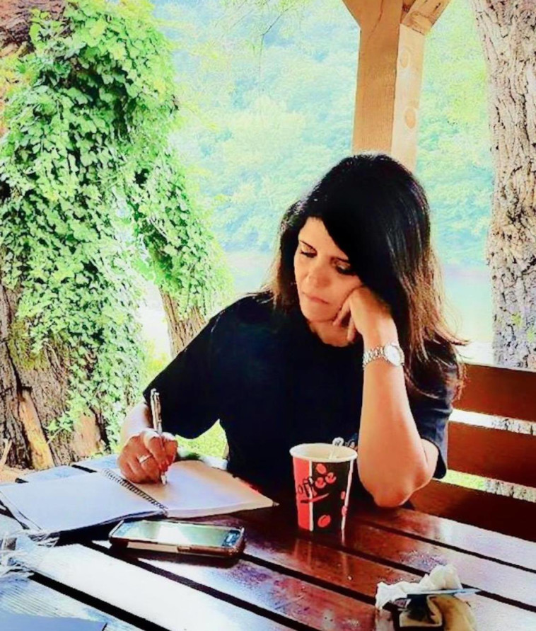 אורית קלופשטוק