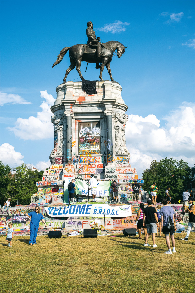 פסלו של רוברט אי לי