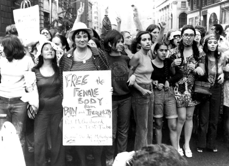 הגלולה הגיעה בדיוק כשהחברה המערבית הייתה בשלה למהפכה. הפגנת פמיניסטיות בניו יורק, 1970 (צילום: GettyImages - Keystone)