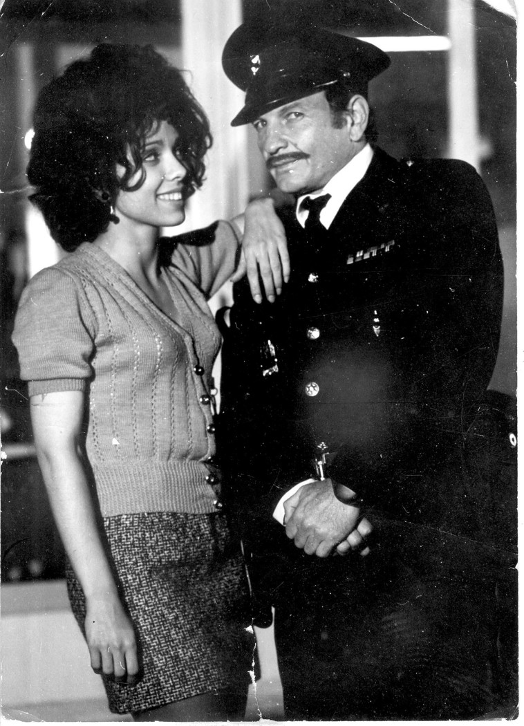 ניצה שאול עם שייקה אופיר בסרט ''השוטר אזולאי''